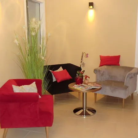 Andra Hotel 3*