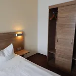 Andra Μόναχο