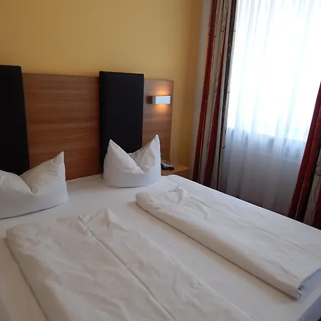 Andra Hotel
