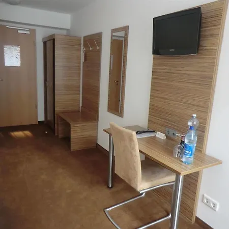 Andra Hotel 3*