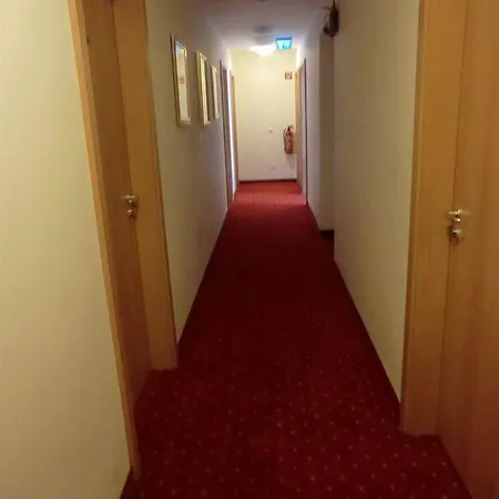 Andra Hotel